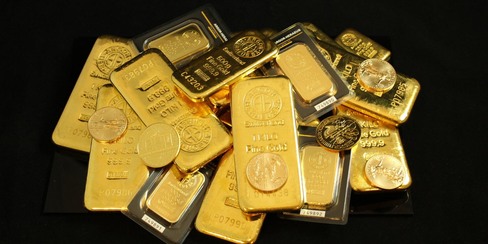 黄金白银高位徘徊，晚盘投资策略深度剖析